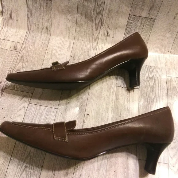 Maripe Brown Leather Pump 8.5 - Picture 4 of 7